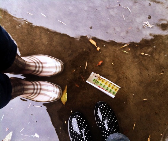 estate sale, rain