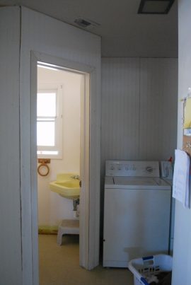 Laundry Room 2, 1
